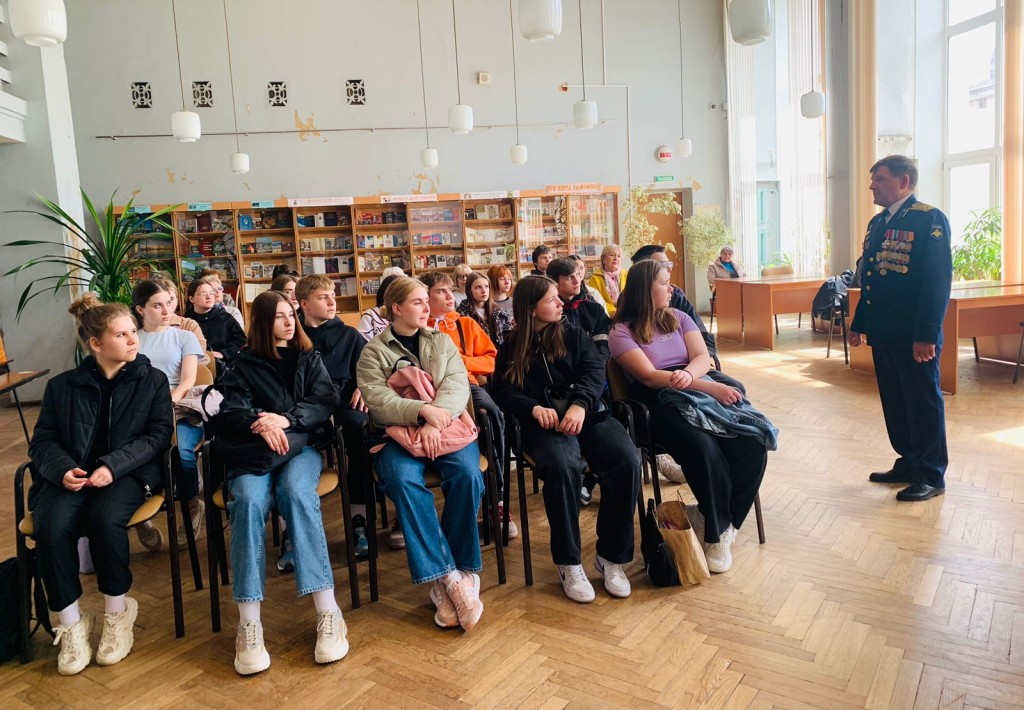 Аграрный колледж калуга. Народный колледж природообустройства калуга. Калужский сельскохозяйственный колледж. Калужский колледж народного хозяйства и природообустройства фото. Московский университет природообустройства.