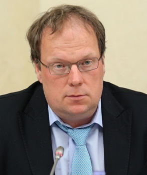 Гриб Владислав Валерьевич - Член комиссии по вопросам общественного контроля, общественной экспертизы и ЖКХ Общественной палаты Калужской области; член ОПРФ