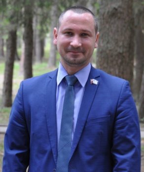 Курганов Денис Олегович - Член комиссии по вопросам общественного контроля, общественной экспертизы и ЖКХ Общественной палаты Калужской области