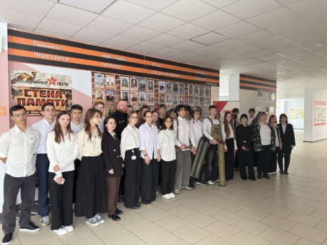 Член Общественной палаты Алексей Бычин рассказал калужским школьникам о пути защитника