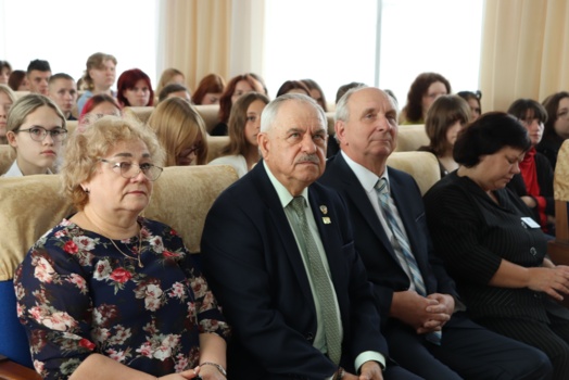 В День знаний поздравил студентов - первокурсников