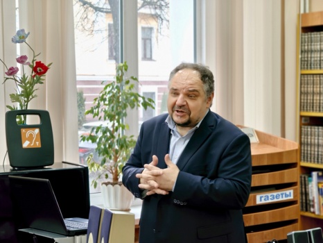 Член Общественной палаты Калужской области Роман Новиков встретился со школьниками в рамках «Недели космоса»