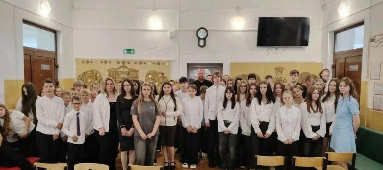 Урок мужества в Красногороденской школе: разговор о главном