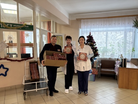 Новогодние сладкие подарки для защитников на реабилитации