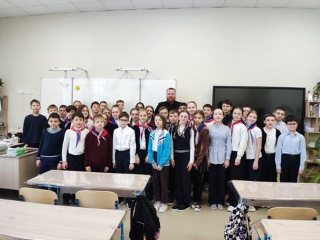 Живой пример мужества: ветеран СВО рассказал детям о настоящем патриотизме