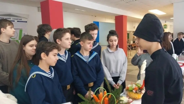 Профориентация в действии: школьники в роли зрителей чемпионата "Профессионалы"