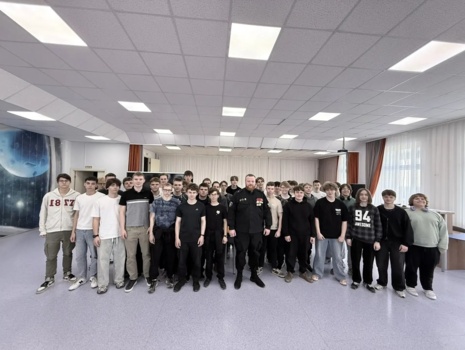 Алексей Бычин проговорил с калужскими школьниками о долге и опасности равнодушия