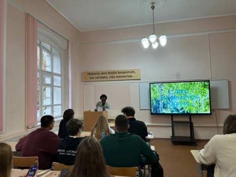 О любви к большой и малой Родине поговорили студенты КГУ в преддверии праздника