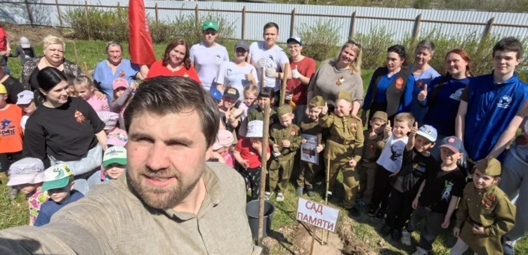«Сад памяти» в Дзержинском округе: к акции присоединились дошкольники