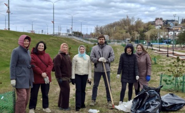 Сегодня в сквере имени Волкова в Калуге прошел субботник на Аллее Новороссии! 