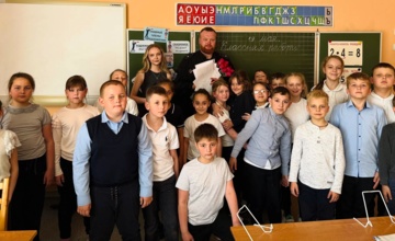 Живой диалог: школьники прочитали ветерану СВО свои стихи