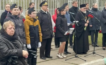 Памяти героя: в лицее «Держава» прошел торжественно-траурный митинг